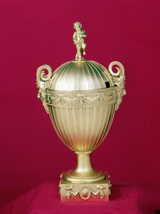 وعاء سكر أو مزهرية من جون أرنيل ، 1772 (الفضة المذهبة)